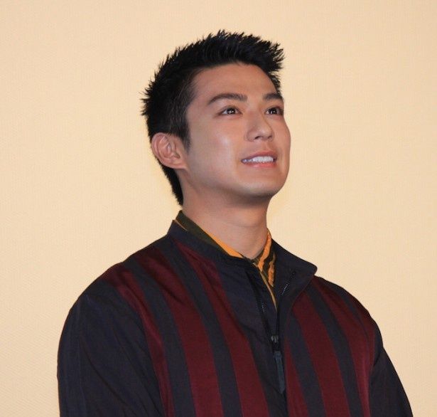 初日舞台挨拶に登壇した真剣佑