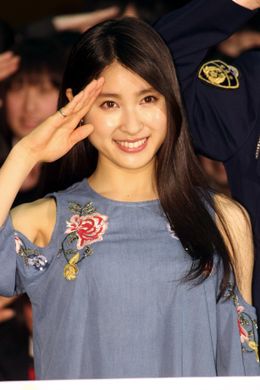 『PとJK』のイベントに亀梨和也と登壇した土屋太鳳