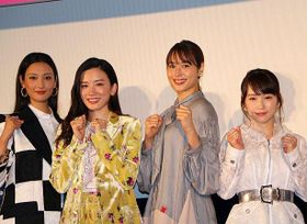 永野(写真中央左)から「重低音・アリス」という異名を付けられた広瀬(写真中央右)