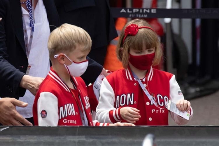 シャルレーヌ公妃は…？ママ不在のイベントに、子どもたちも寂しげ