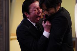 娘を事故で失い、モンスターと化していく添田(古田)