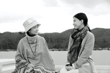 モノクロパートでリナ(芳根京子)が身につけている白衣。実際の色は……