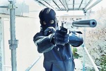 岡田准一の壮絶なアクションシーンが話題の『ザ・ファブル 殺さない殺し屋』