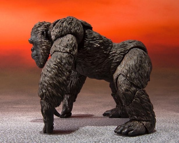 可動によって様々なポージングが可能だ(「S.H.MonsterArts KONG FROM GODZILLA VS. KONG (2021)」)