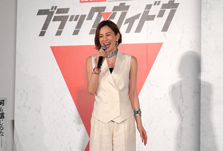 米倉涼子「LAに行きたい！」『ブラック・ウィドウ』イベントに田村睦心と”姉妹”仲良く登壇