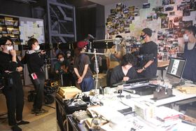 『キャラクター』より主人公である漫画家の人物像を掘り下げた美術にフォーカス