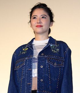 長澤まさみ、ロックなスタイルで登場！