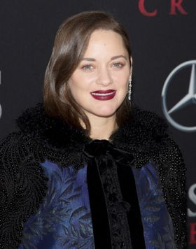 女児を出産したマリオン