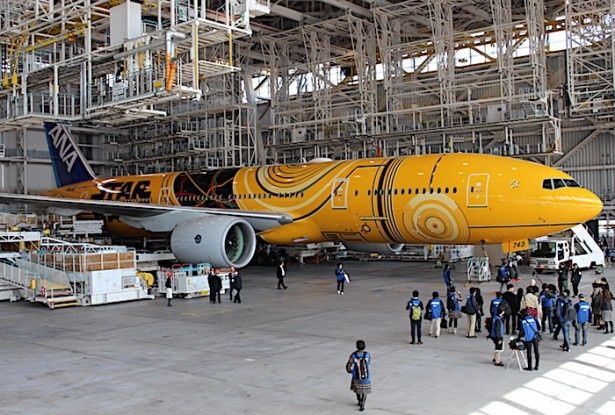 【写真を見る】C-3POを見事に表現！「C-3PO ANA JET」の全体写真はこちらから！