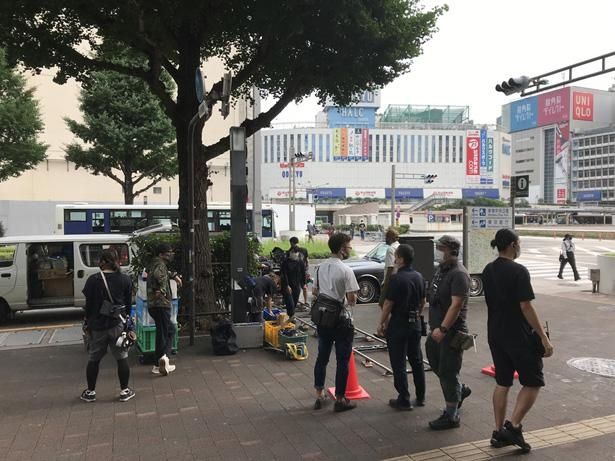 新宿西口での撮影風景