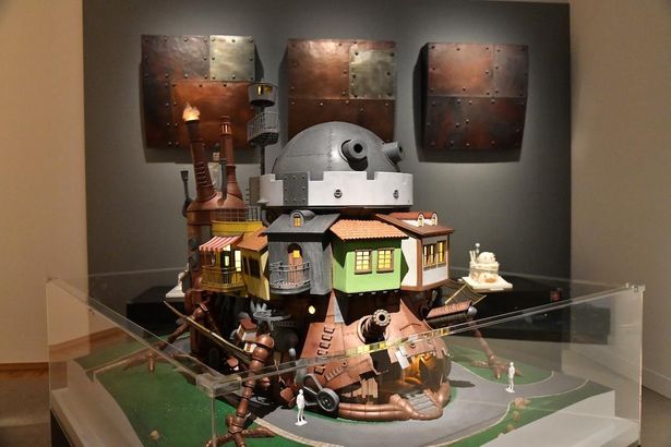 【写真を見る】ハウルの城の建築模型や「ネコバスアトリエ」など、ファン必見の新たな展示企画も！