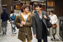 劇場版『きのう何食べた？』幸せそうな「京都旅行」場面写真が到着