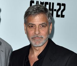 ヘンリー王子と距離を置いていたジョージ・クルーニー、ゴーストライターを紹介？