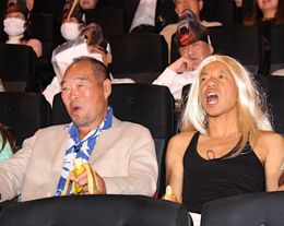 ガッツ石松、4DX体験にびっくり！