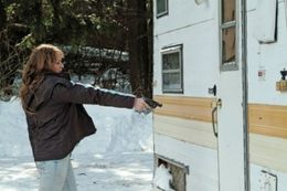 主人公のレイを演じるのは、『21グラム』('03)のメリッサ・レオ