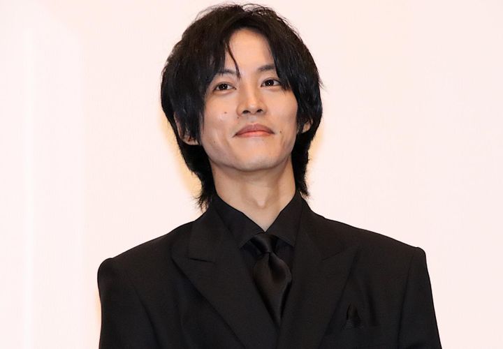 松坂桃李、『孤狼の血』役所広司からの“継承”に「足がガクガクした」前作超えのエンジンを告白！