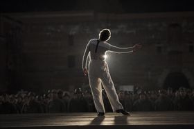 マルソー本人が演じているかのようなアイゼンバーグの心のこもったパントマイム