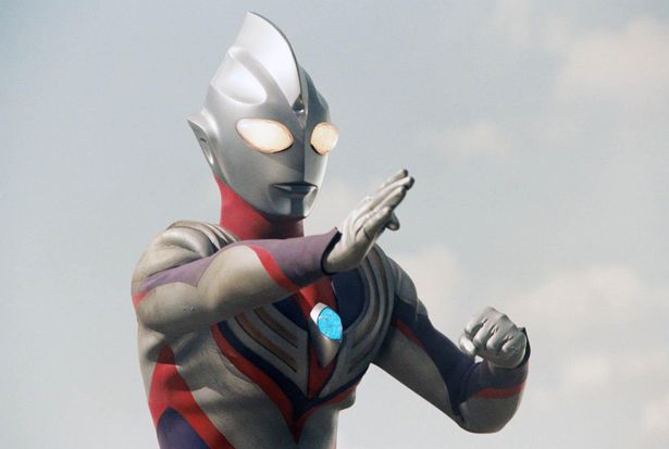 昭和ウルトラマンとは一線を画すヒーロー像を提示し、特撮ファン以外からも圧倒的支持を獲得