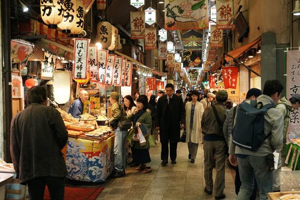 【写真を見る】京都の魅力をぎゅっと凝縮！みんな知ってるあの名所や、最新スポットも重要な舞台に