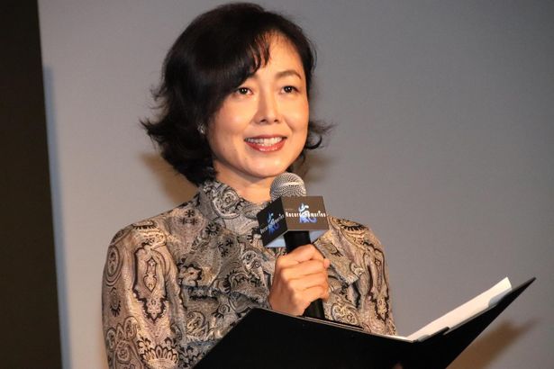 フリーアナウンサーの有働由美子が司会を務めた