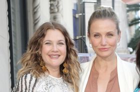 親友のドリュー・バリモアとキャメロン・ディアス、ツーショットを公開