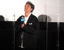 映画初主演作『マイ・ダディ』舞台挨拶で熱い想いを語ったムロツヨシ