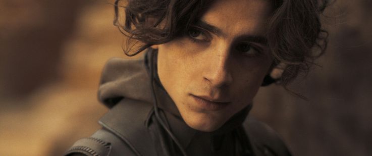 “未来が視える”能力を持った青年が、全宇宙の未来のために勢力争いに立ち向かう(『DUNE/デューン 砂の惑星』)