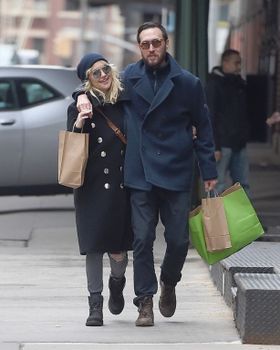 ダニー・フジカワと歩くケイト・ハドソン