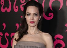 アンジェリーナ・ジョリー、長女と次女と一緒に『エターナルズ』イベントに出席