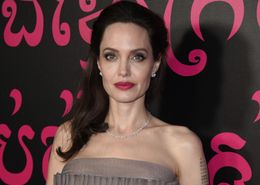 アンジェリーナ・ジョリー、長女と次女と一緒に『エターナルズ』イベントに出席