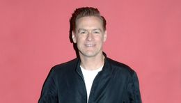 ブライアン・アダムスがコロナ感染