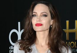 アンジェリーナ・ジョリー、子どもたち同伴で『エターナルズ』(公開中)ロンドンプレミアに登場