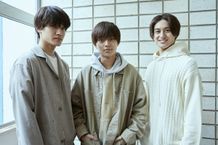 主演の永瀬廉と佐野晶哉(左)＆小島健(右)の貴重な3ショット！