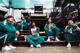 「イカゲーム」撮影現場の俳優陣