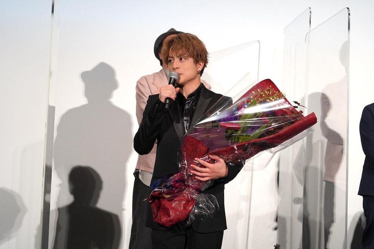 GENERATIONS白濱亜嵐、SABU監督からの花束贈呈に号泣!?「挑戦し続ける7人でありたい」