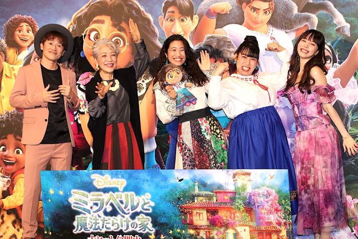 豪華キャスト陣が生歌を披露！