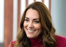 キャサリン妃、アーティスティックなブラウスで美術館を訪問