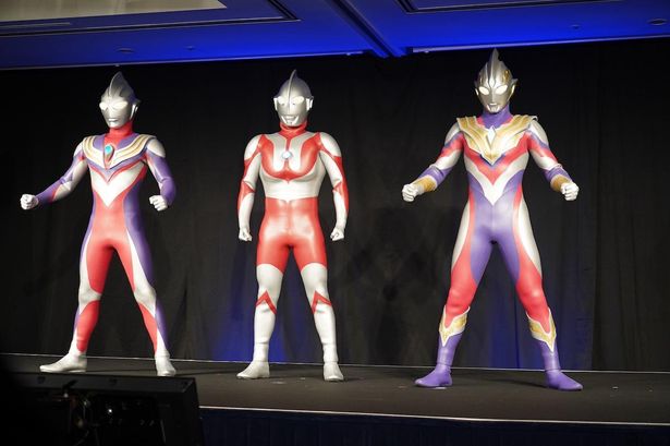 ウルトラマン、ウルトラマンティガ、ウルトラマントリガーが華麗に登場