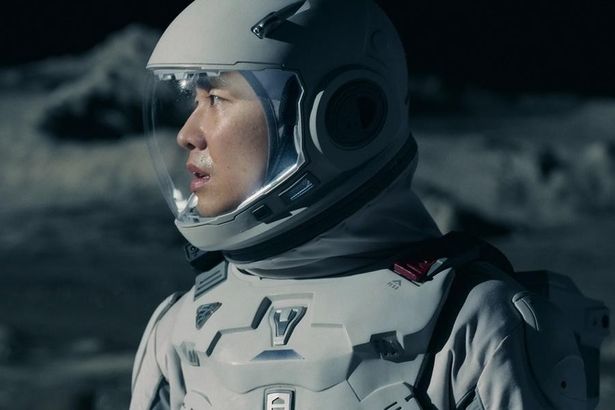 優れた業務遂行能力を持っている首席エンジニアのテソク(イ・ジュン)