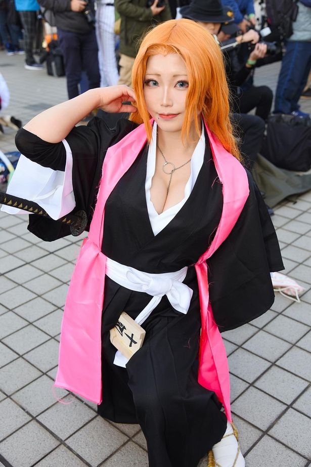 「BLEACH」の松本乱菊に扮する ぱんみみさん