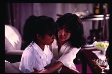 『Ｗの悲劇』でアイドルから本格女優へ飛躍。主題歌は紅白出場時の歌曲に選ばれた「Woman“Wの悲劇より”」