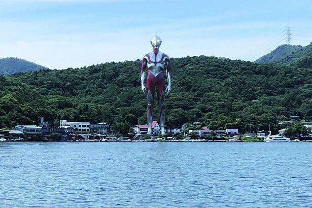 【写真を見る】「ウルトラマン」から『シン・ウルトラマン』へ…人気怪獣と共に振り返る、銀色の巨人の55年