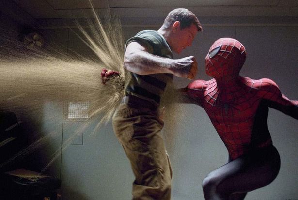 体が砂状になるサンドマン(『スパイダーマン3』)