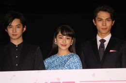 『ReLIFE リライフ』で共演した中川大志、平祐奈、千葉雄大