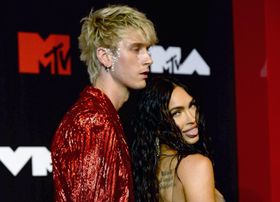 ミーガン・フォックス、マシン・ガン・ケリーとの婚約を発表