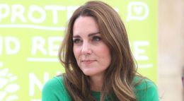 キャサリン妃、新年初公務に着回しコートで登場した