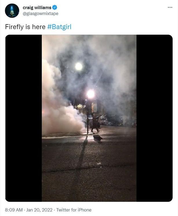 【写真を見る】『Batgirl』でバットマンの宿敵ファイアフライを演じるブレンダン・フレイザー！撮影現場の様子が公開に