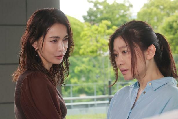 長谷川京子演じる妻、ゆり葉もあるコンプレックスを抱えており…