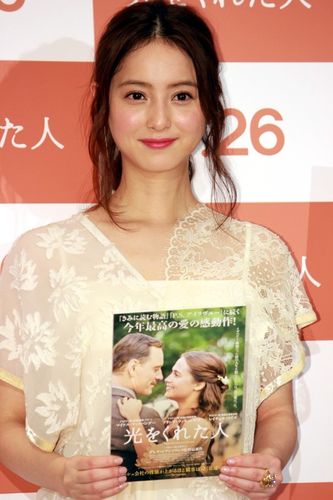 佐々木希、光をくれた人はアンジャッシュ渡部ではなく「愛犬です」