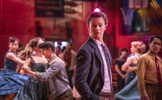 ヨーロッパ系移民の少年たちで構成されるジェッツの元リーダー、トニー(『ウエスト・サイド・ストーリー』)
